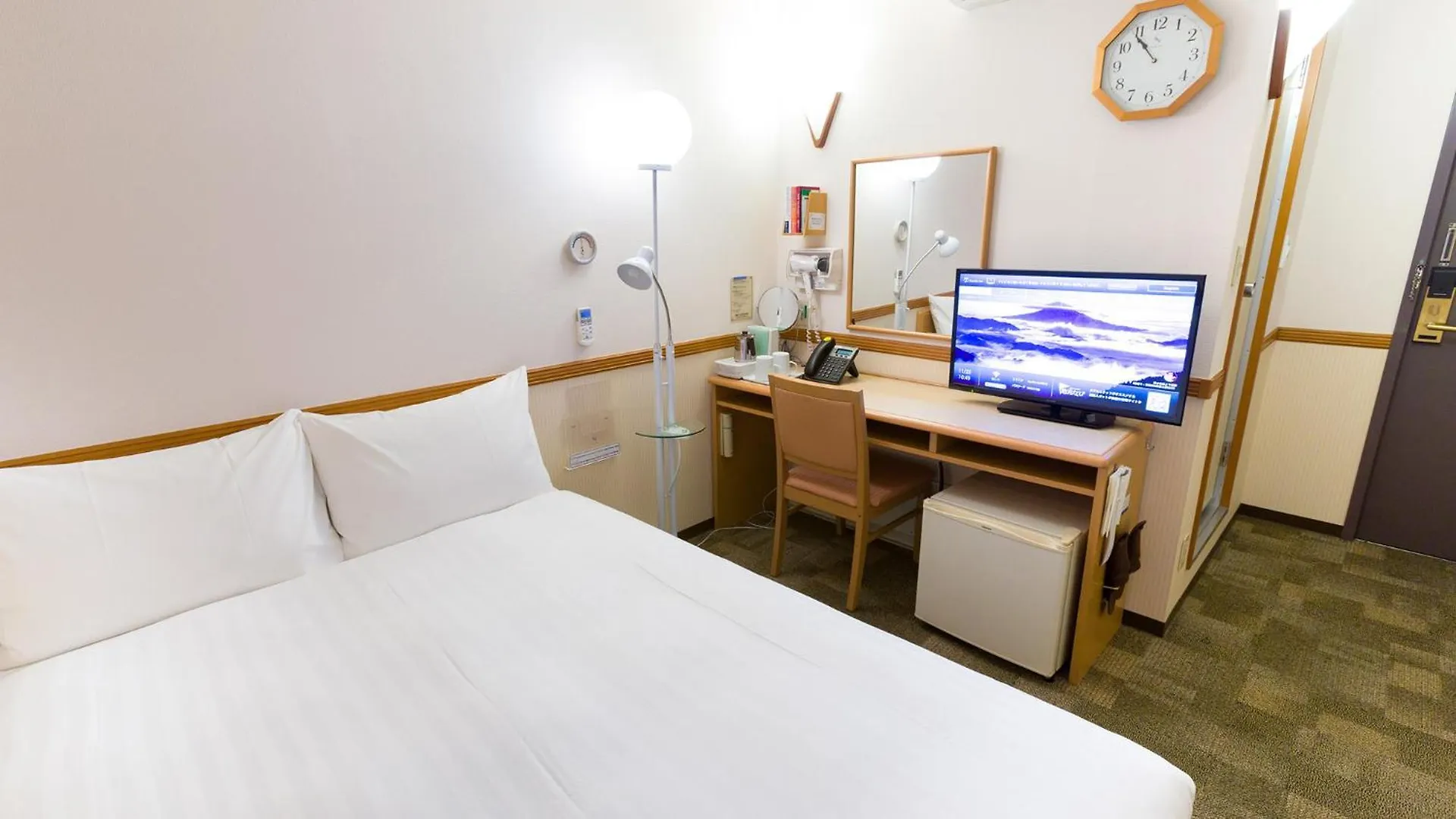 Toyoko Inn Kobe Sannomiya-Eki Higashi 3*,