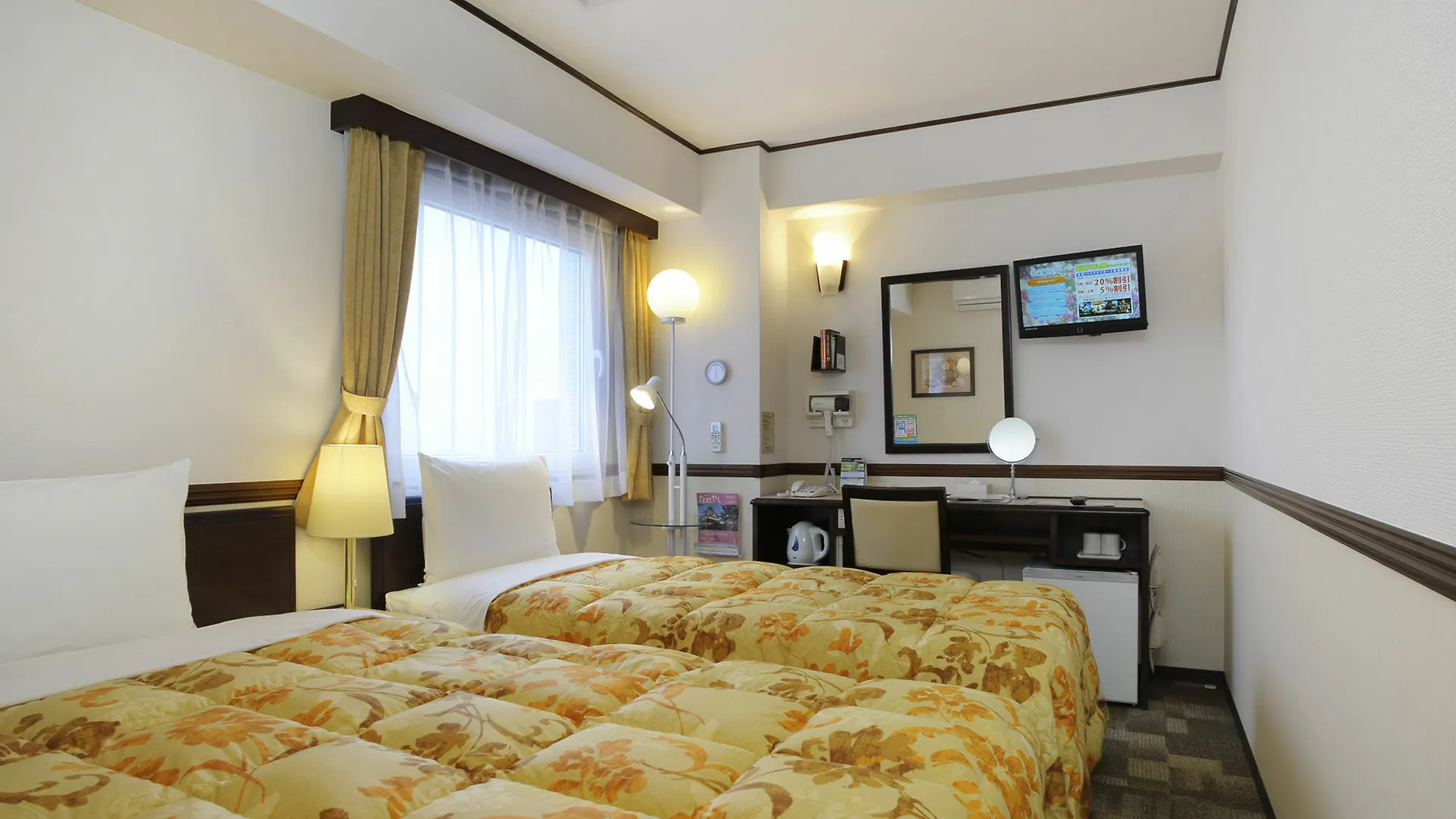 Toyoko Inn Kobe Sannomiya-Eki Higashi Hotel